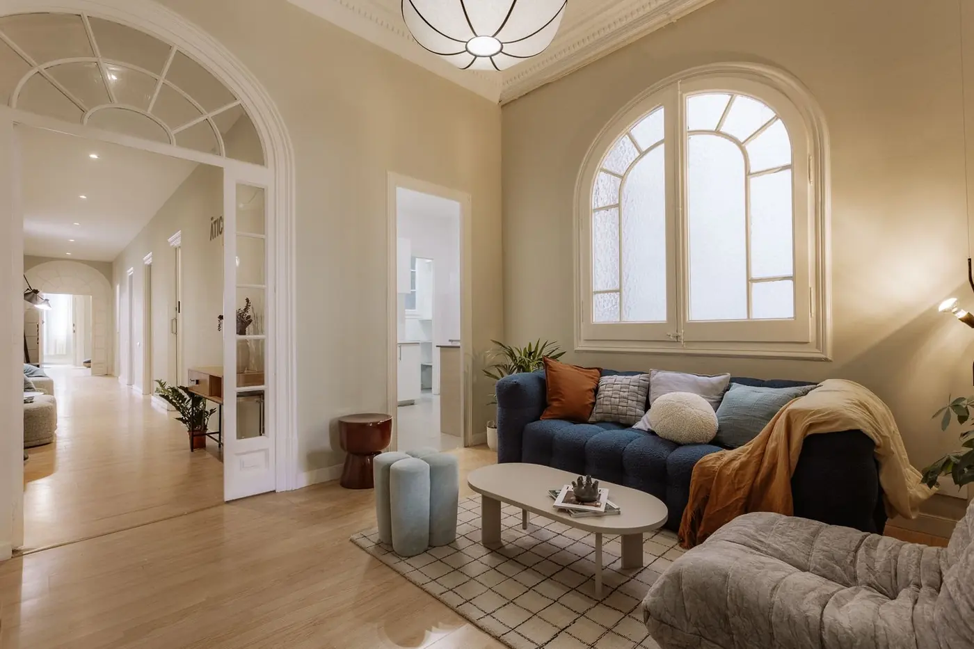 Salón de coliving de Aticco Living en Barcelona, fotografía de Estudio EB