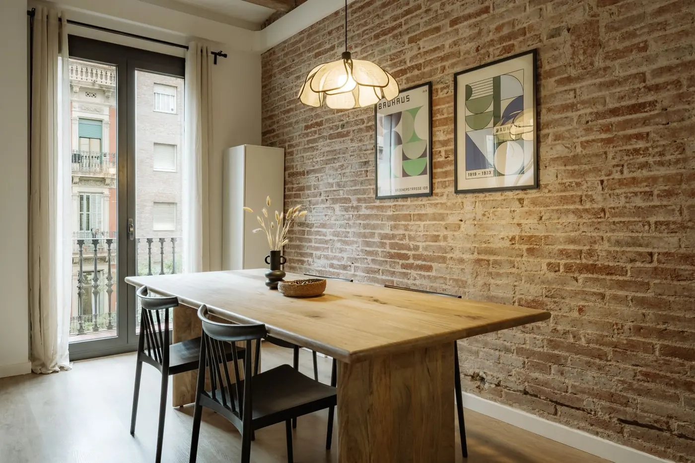 Salón de coliving de Badi en Barcelona, fotografía de Estudio EB